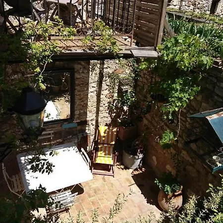 La maison du brocanteur Aigueze Extérieur photo